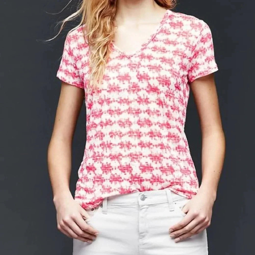 Gap Women’s Print Linen V-Neck Tee - Size S - Jellybean Pink - EUC